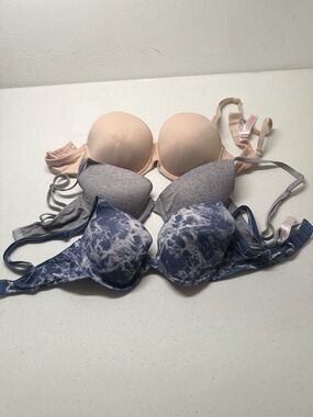 Victoria’s Secret Bra Set